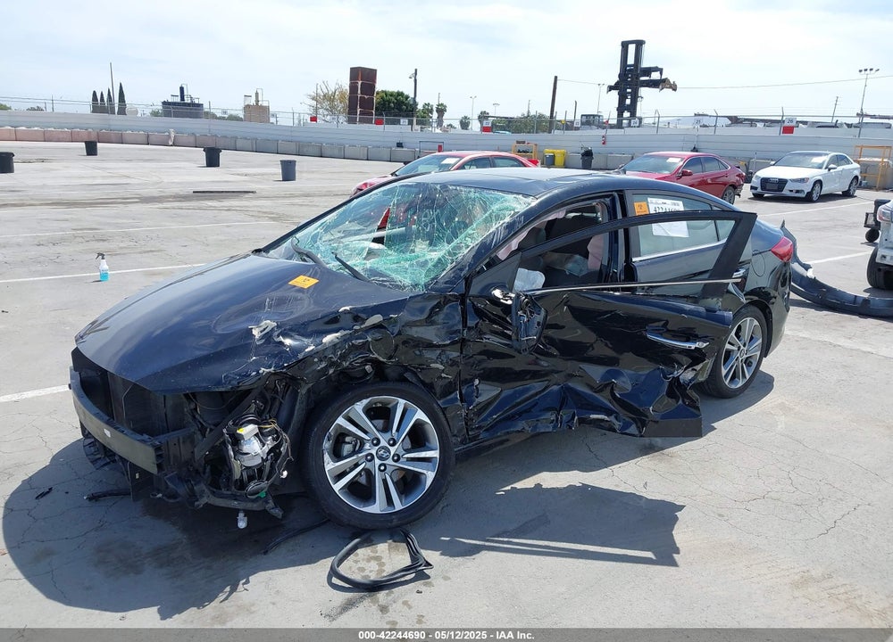 2017 HYUNDAI ELANTRA VIN: KMHD84LF6HU160174