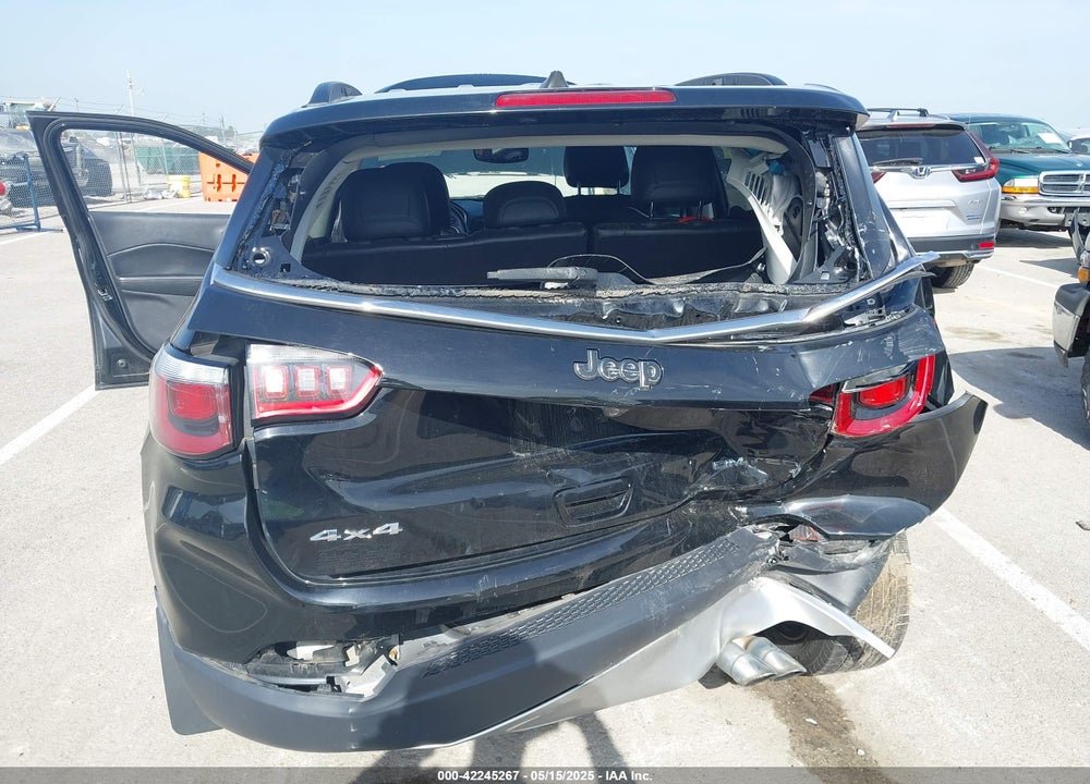 2018 JEEP COMPASS VIN: 3C4NJDCB2JT135492