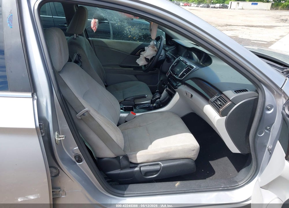 2017 HONDA ACCORD VIN: 1HGCR2F76HA033997