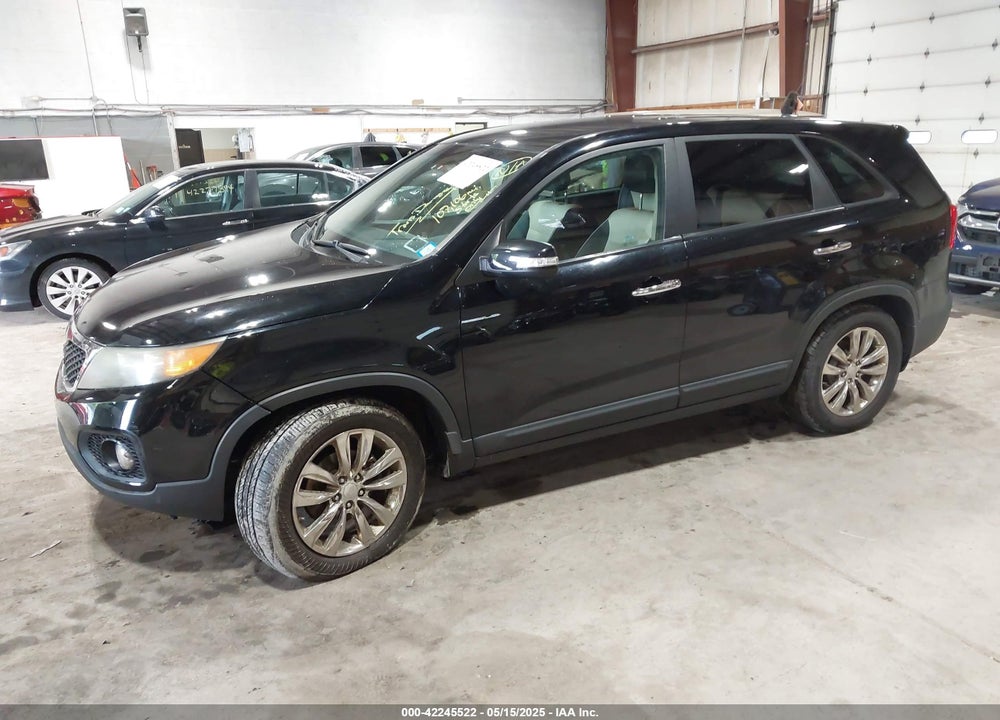2011 KIA SORENTO VIN: 5XYKU3A11BG018557