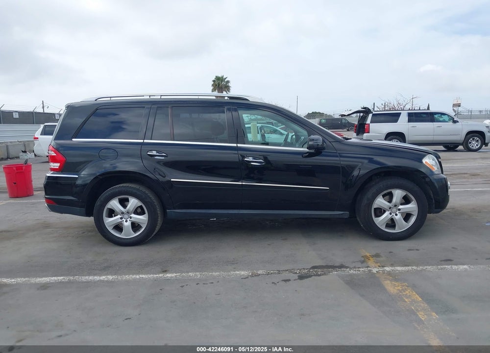 2011 MERCEDES-BENZ GL 450 4MATIC VIN: 4JGBF7BE5BA753833