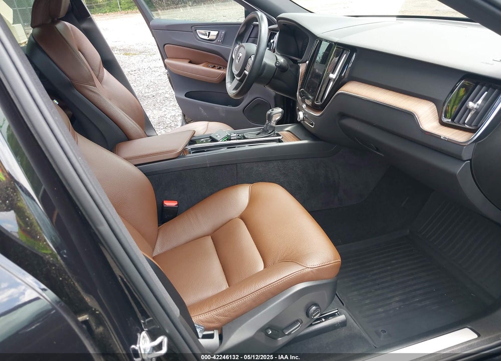 2021 VOLVO XC60 VIN: YV4102DK4M1818887