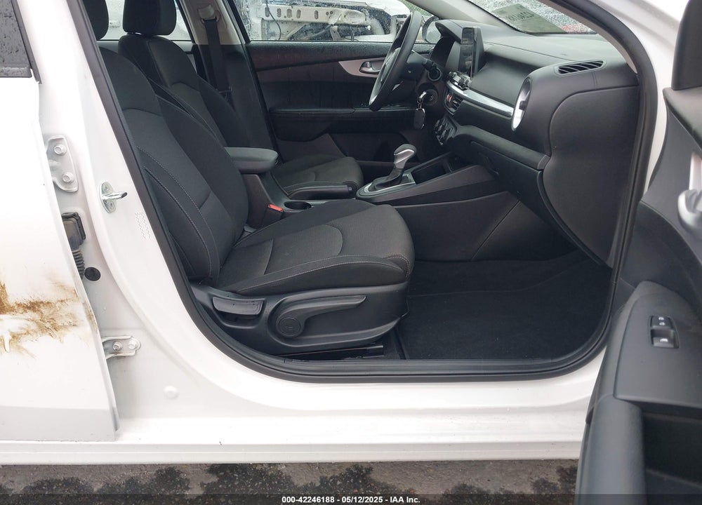 2024 KIA FORTE VIN: 3KPF24AD5RE738460