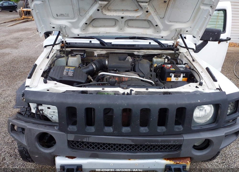 2008 HUMMER H3 SUV VIN: 5GTEN13E988152370