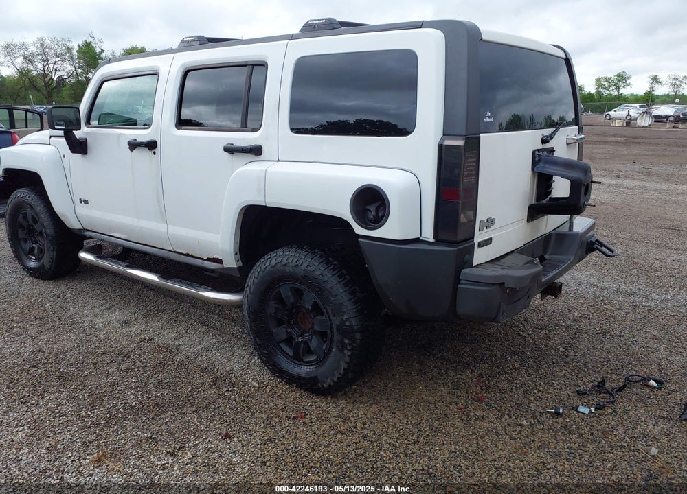 2008 HUMMER H3 SUV VIN: 5GTEN13E988152370