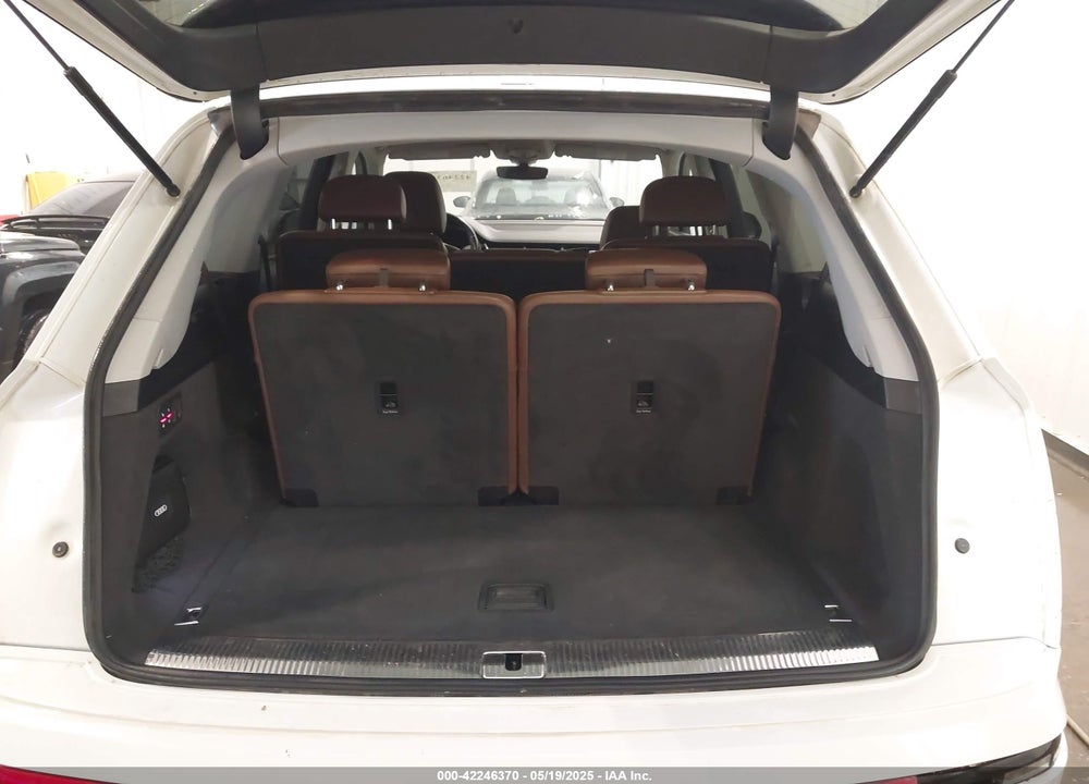 2018 AUDI Q7 3.0T PREMIUM VIN: WA1VAAF76JD039452