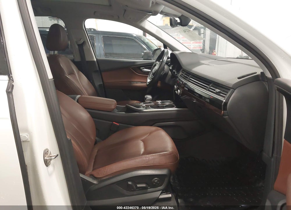 2018 AUDI Q7 3.0T PREMIUM VIN: WA1VAAF76JD039452