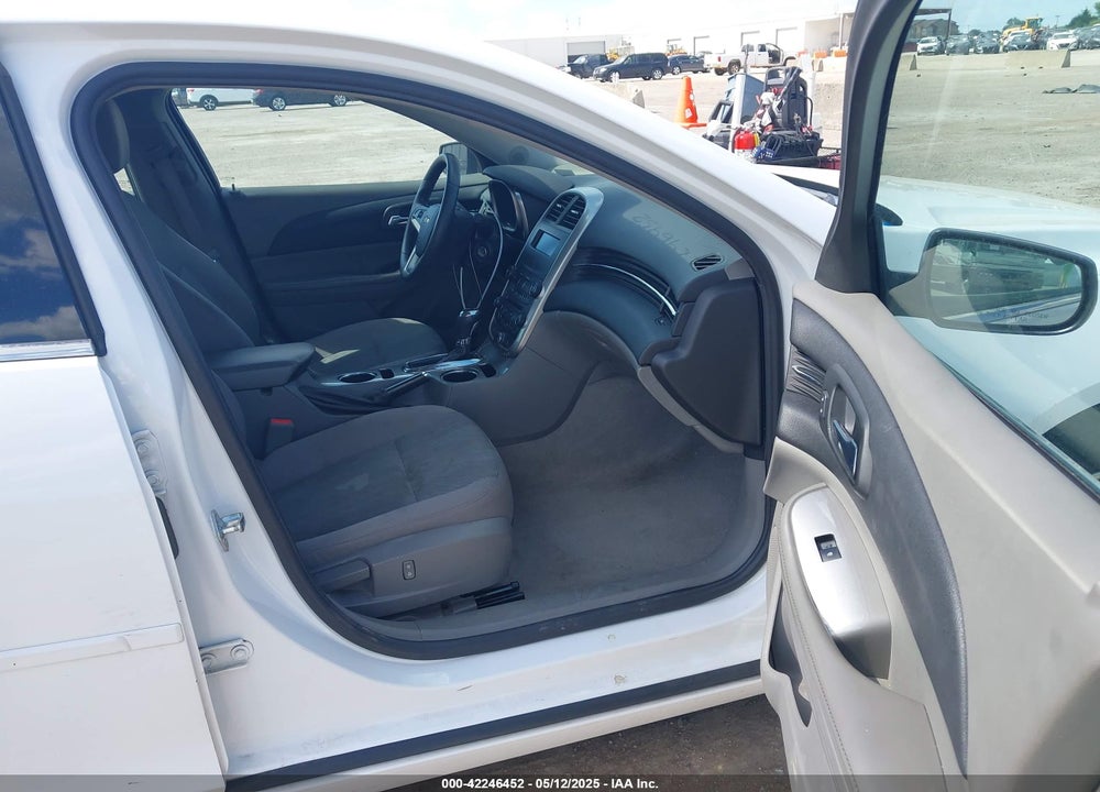 2015 CHEVROLET MALIBU LS VIN: 1G11B5SL8FF237420