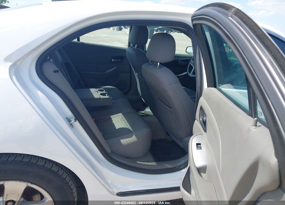 2015 CHEVROLET MALIBU LS VIN: 1G11B5SL8FF237420