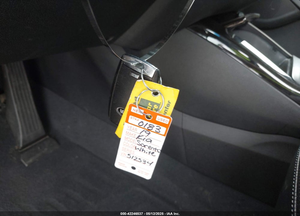 2019 KIA SORENTO VIN: 5XYPHDA51KG512534