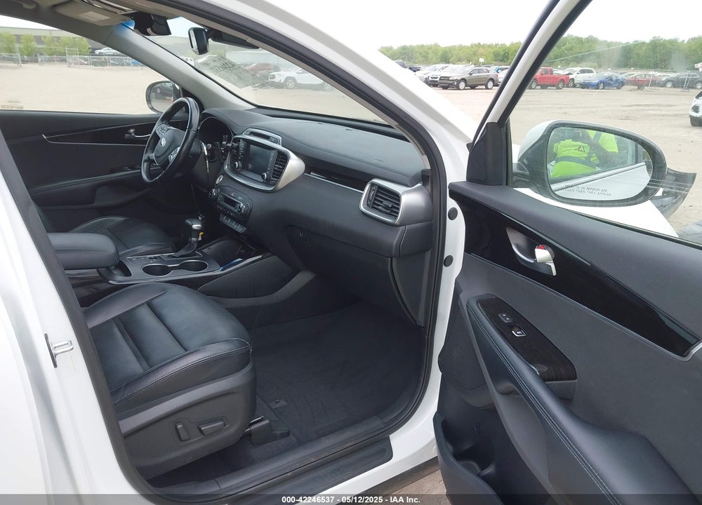2019 KIA SORENTO VIN: 5XYPHDA51KG512534