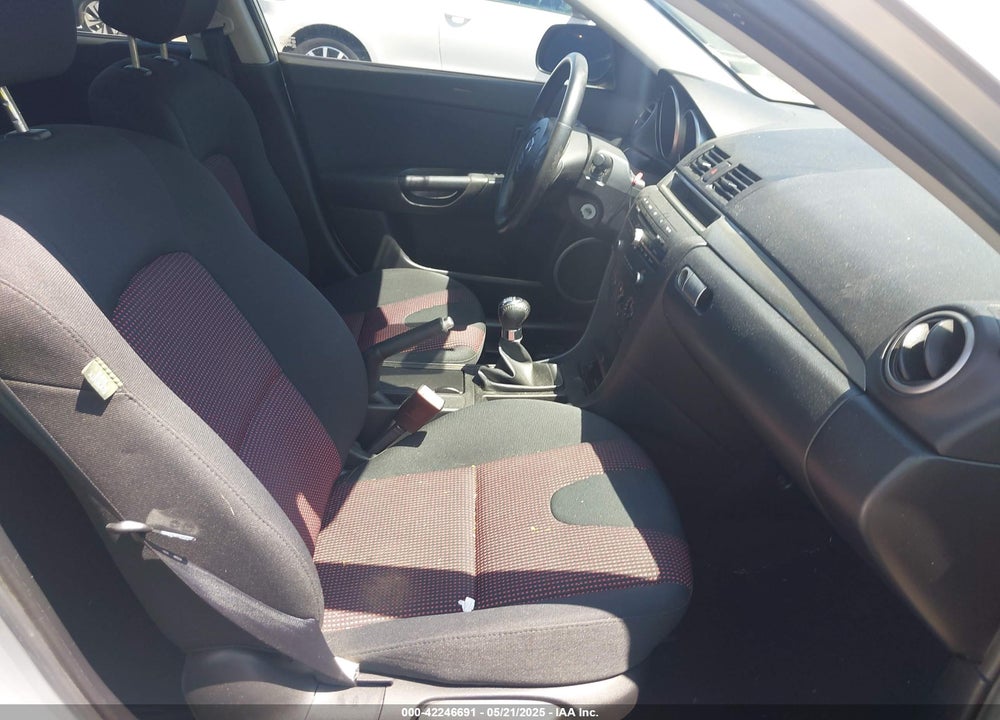2005 MAZDA 3 S VIN: JM1BK323451234137