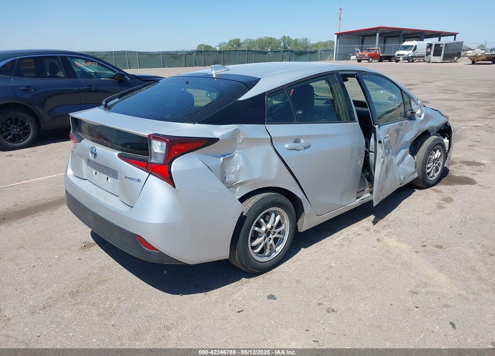 2021 TOYOTA PRIUS LE VIN: JTDKAMFU4M3148082