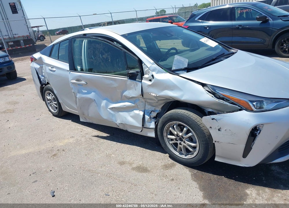2021 TOYOTA PRIUS LE VIN: JTDKAMFU4M3148082