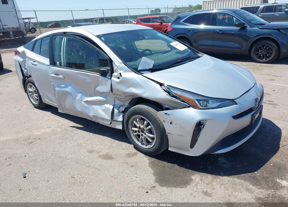 2021 TOYOTA PRIUS LE VIN: JTDKAMFU4M3148082