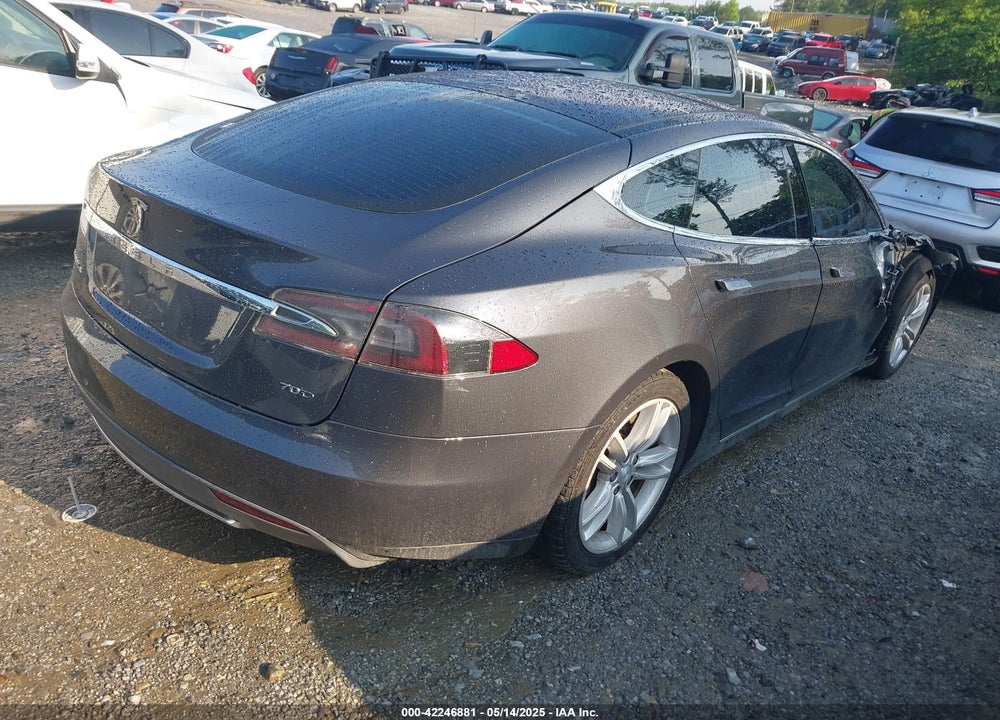2015 TESLA MODEL S VIN: 5YJSA1S29FF100554