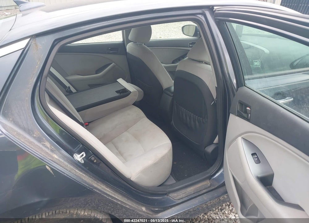 2015 KIA OPTIMA VIN: KNAGM4A74F5575202
