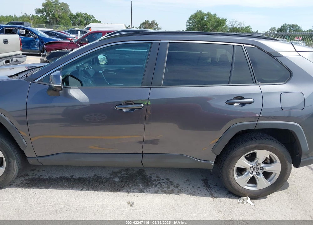 2020 TOYOTA RAV4 XLE VIN: 2T3W1RFV9LW096242