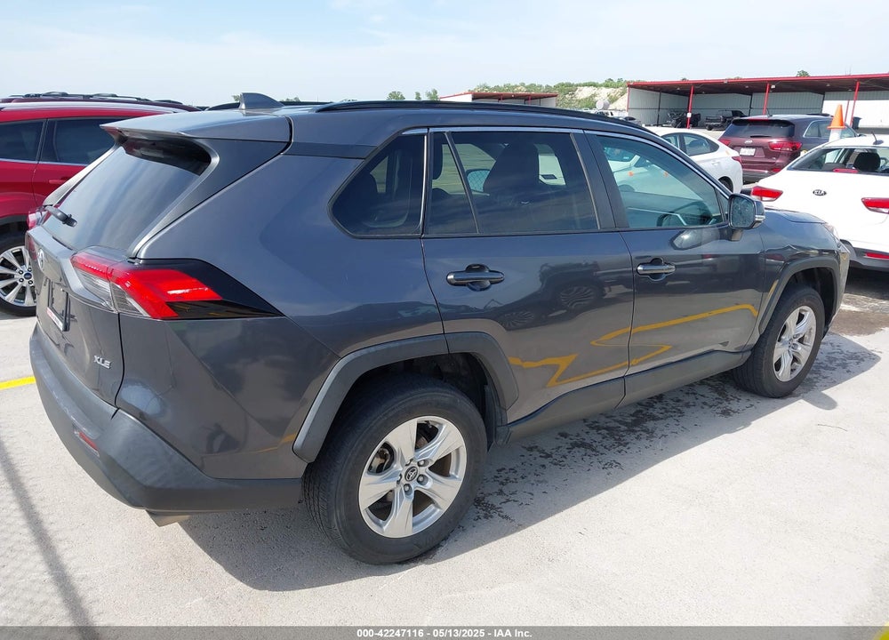 2020 TOYOTA RAV4 XLE VIN: 2T3W1RFV9LW096242