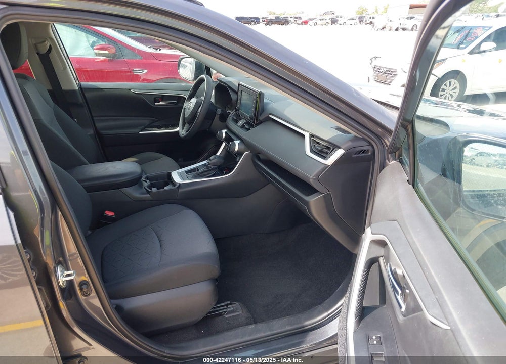 2020 TOYOTA RAV4 XLE VIN: 2T3W1RFV9LW096242