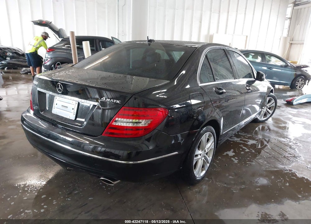 2014 MERCEDES-BENZ C 300 VIN: WDDGF8AB5EG183525