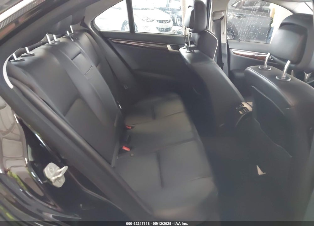 2014 MERCEDES-BENZ C 300 VIN: WDDGF8AB5EG183525
