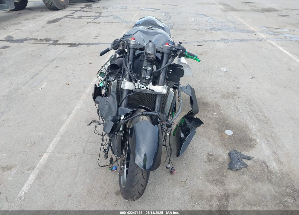 2013 KAWASAKI ZX1400 E VIN: JKBZXNE17DA012590