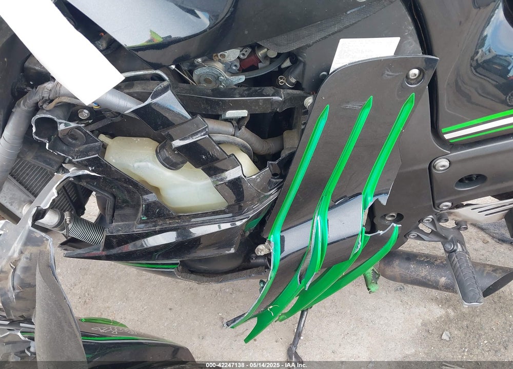 2013 KAWASAKI ZX1400 E VIN: JKBZXNE17DA012590