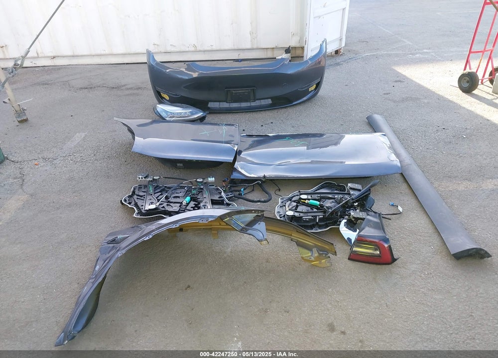 2021 TESLA MODEL Y VIN: 5YJYGDEE0MF232583
