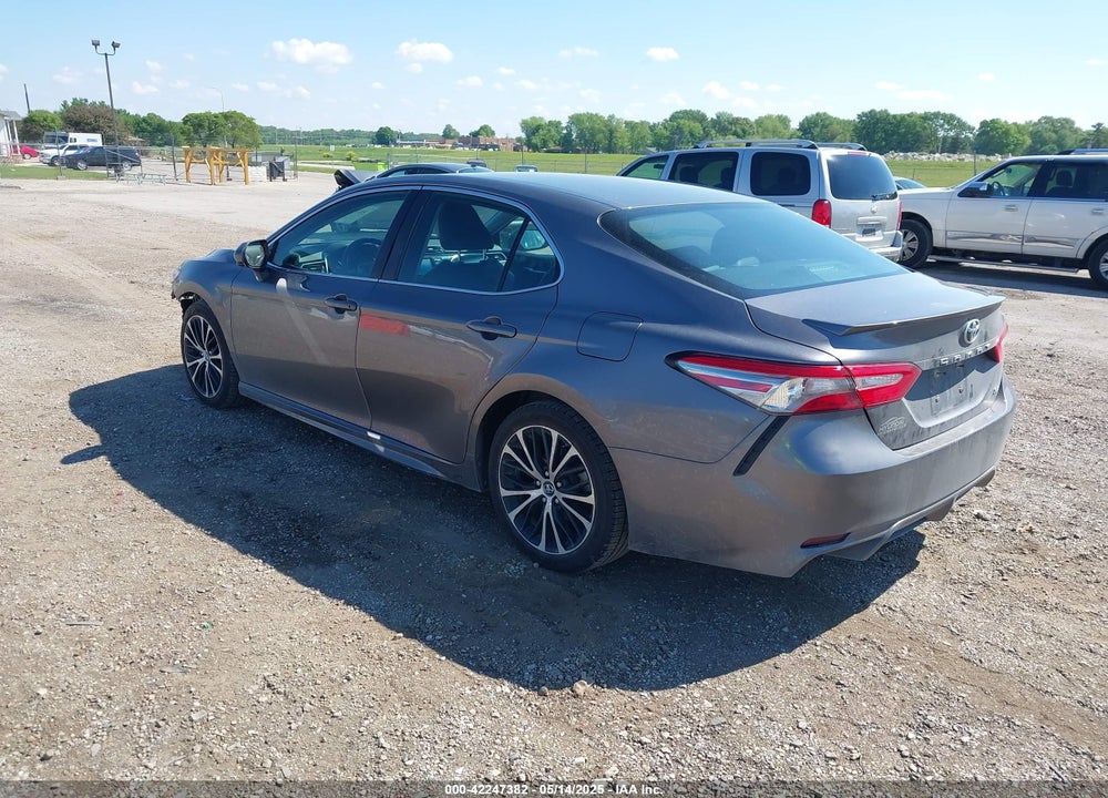 2018 TOYOTA CAMRY VIN: 4T1B11HK4JU659366