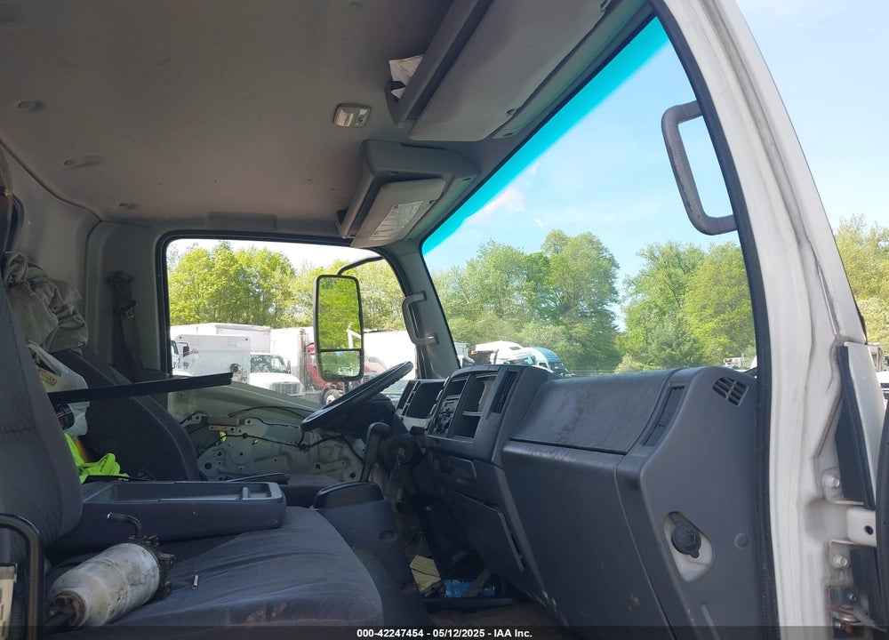 2015 ISUZU NPR DSL REG AT VIN: JALC4W169F7002867
