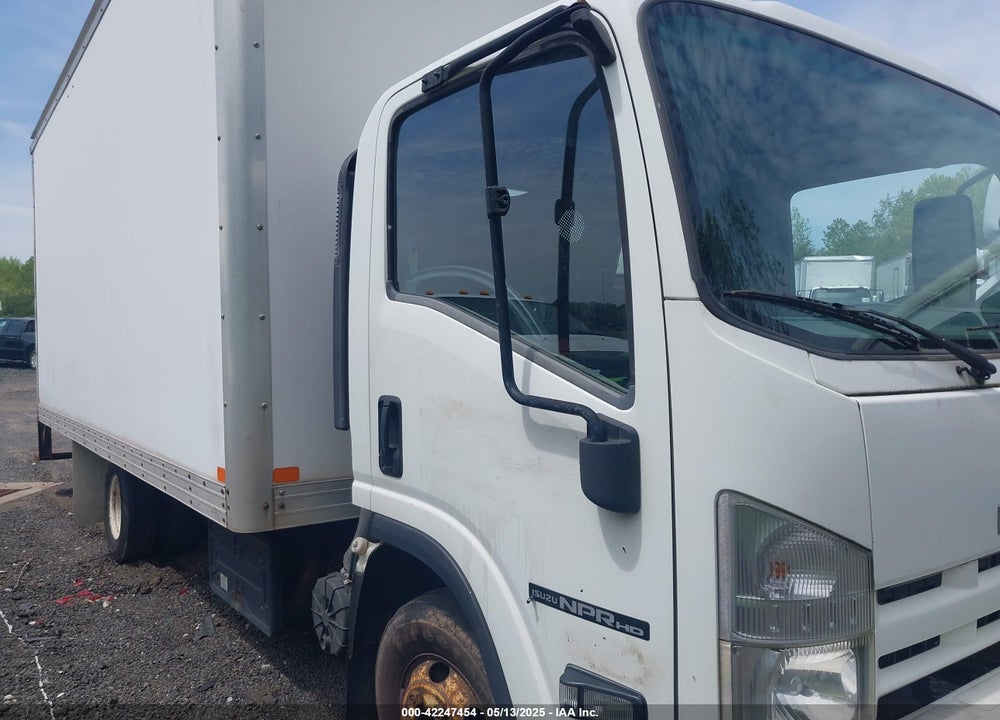 2015 ISUZU NPR DSL REG AT VIN: JALC4W169F7002867
