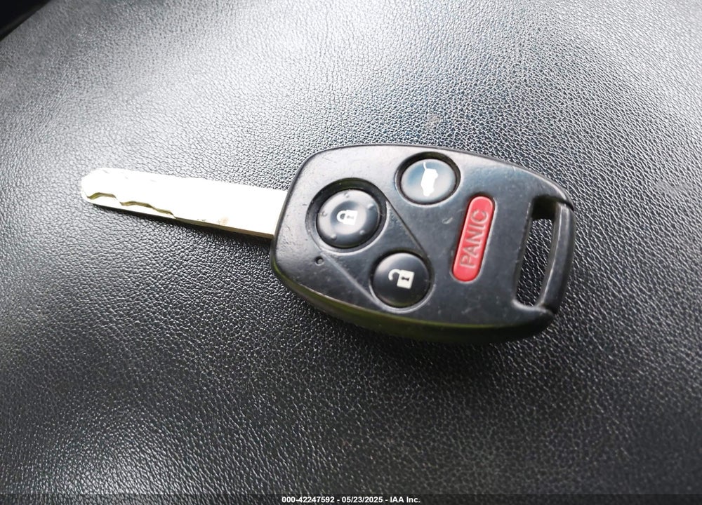 2011 HONDA PILOT EX VIN: 5FNYF4H44BB054941