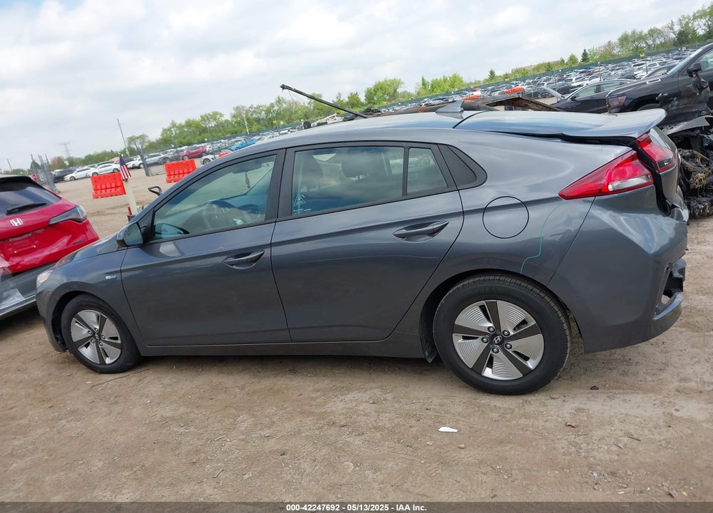 2019 HYUNDAI IONIQ HYBRID VIN: KMHC65LC4KU174675