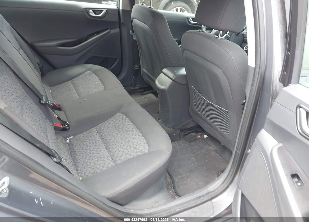 2019 HYUNDAI IONIQ HYBRID VIN: KMHC65LC4KU174675