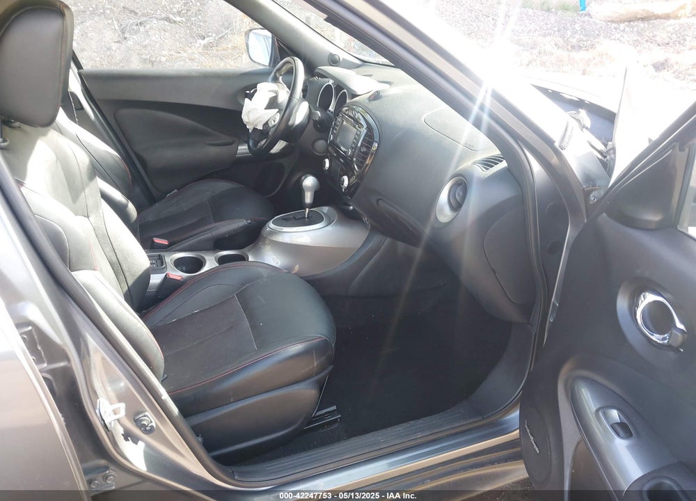 2015 NISSAN JUKE VIN: JN8AF5MV2FT553265