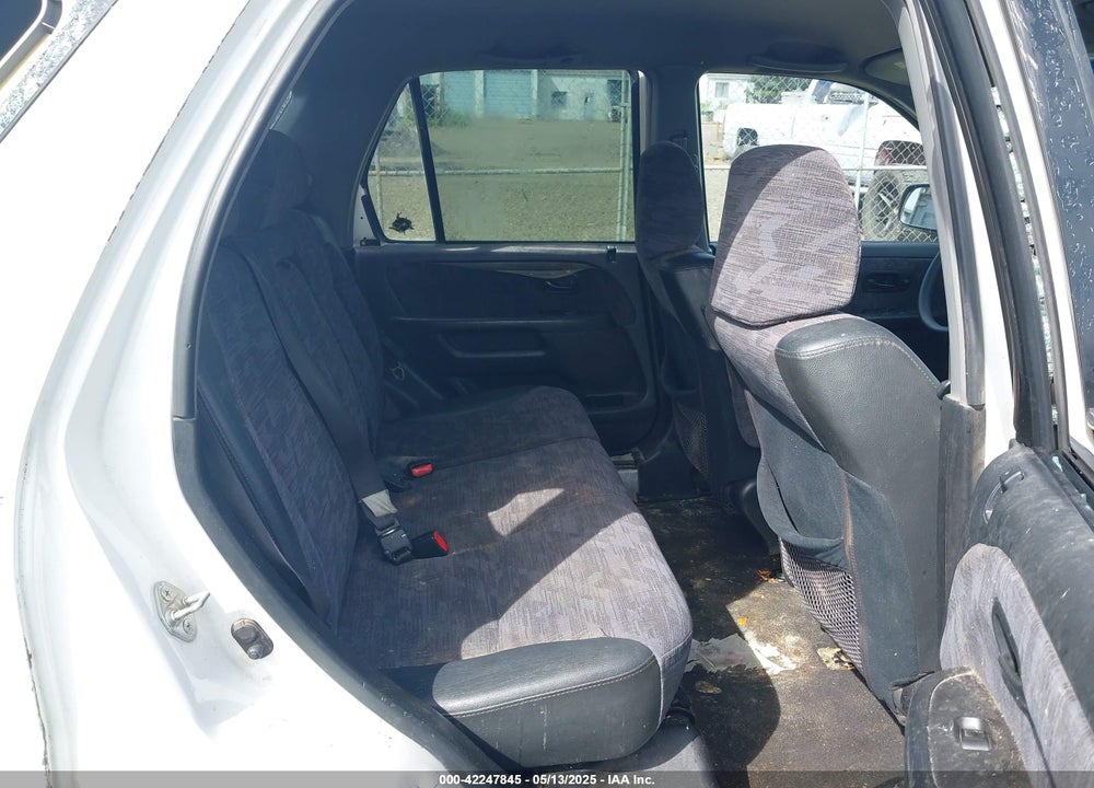 2004 HONDA CR-V LX VIN: JHLRD684X4C010578