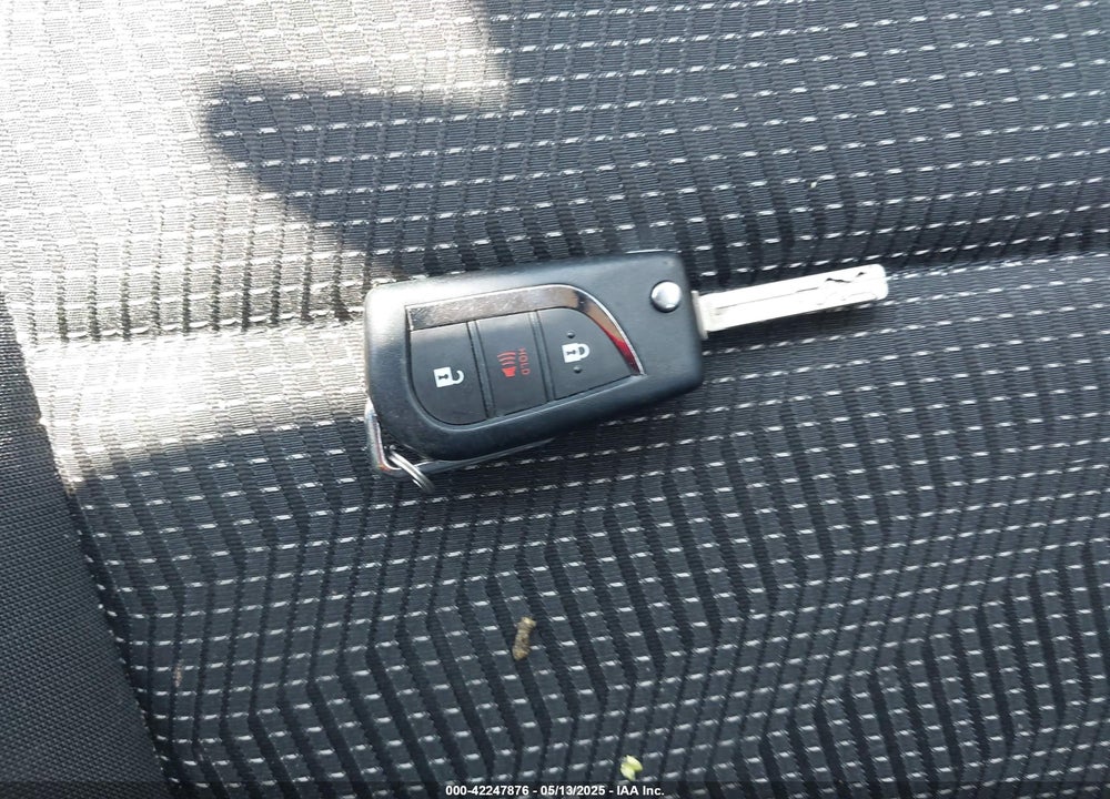 2018 TOYOTA COROLLA IM VIN: JTNKARJE5JJ569079