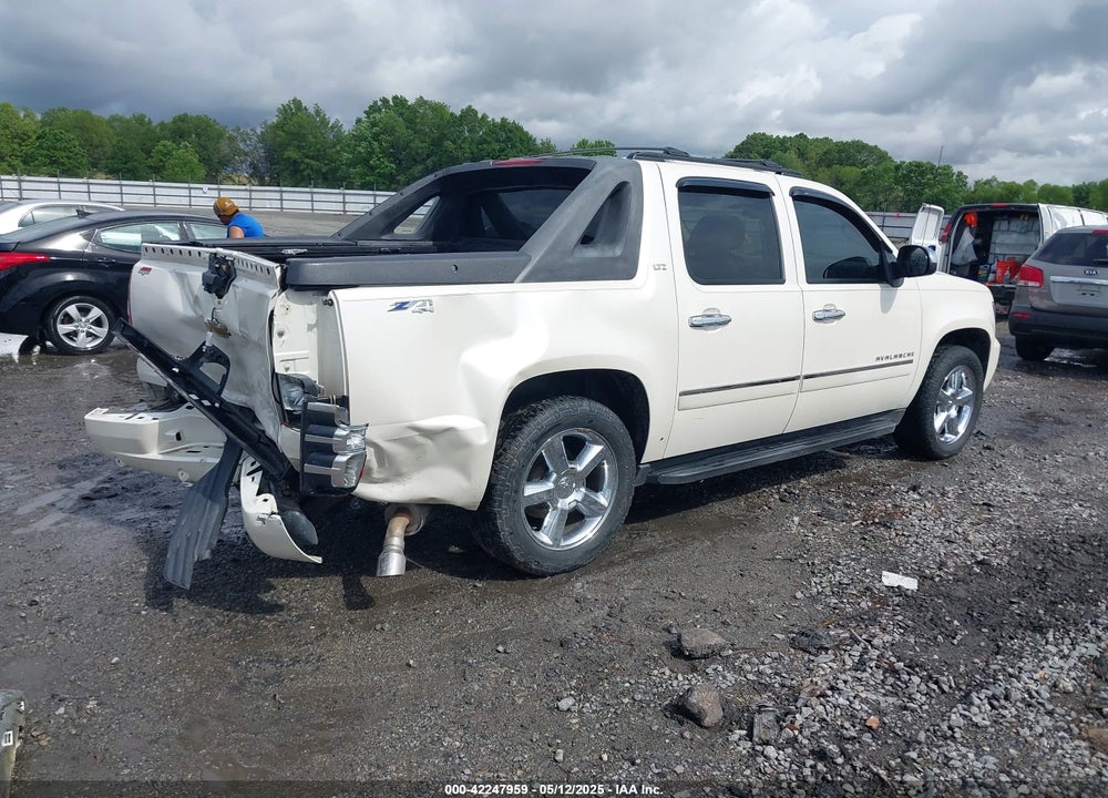 2011 CHEVROLET AVALANCHE 1500 LTZ VIN: 3GNTKGE35BG153417