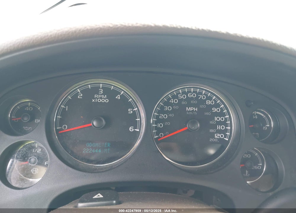2011 CHEVROLET AVALANCHE 1500 LTZ VIN: 3GNTKGE35BG153417