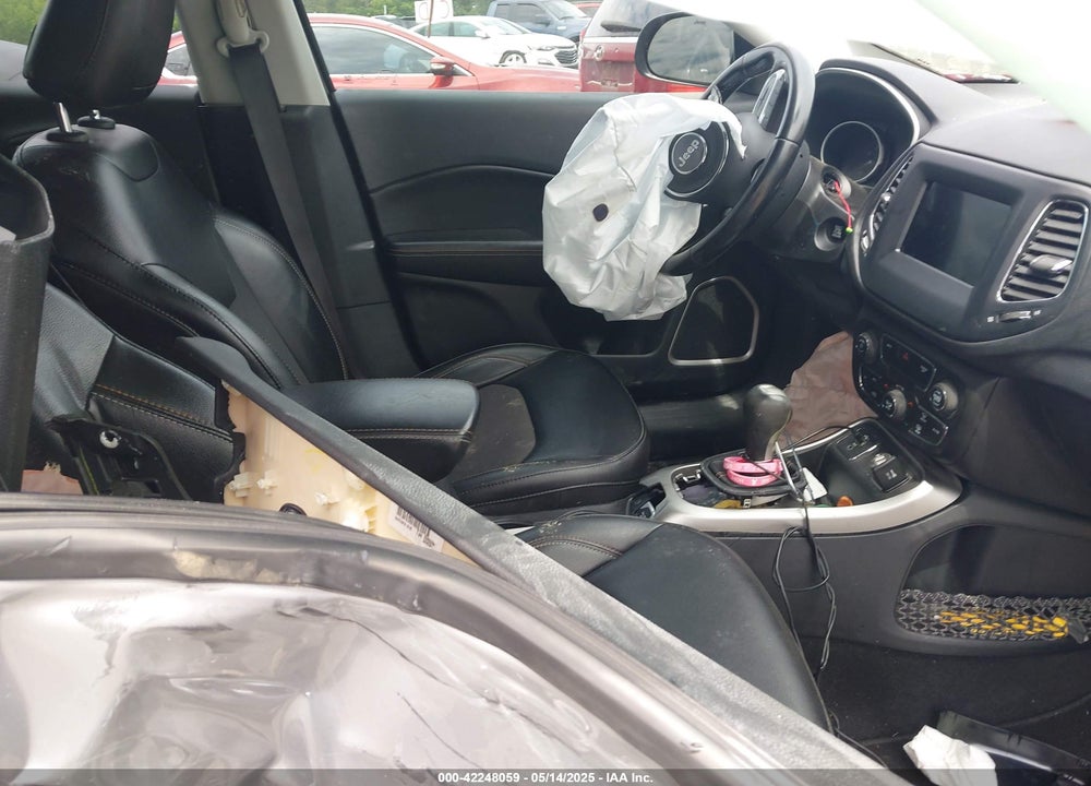2019 JEEP COMPASS LATITUDE FWD VIN: 3C4NJCBB3KT851086