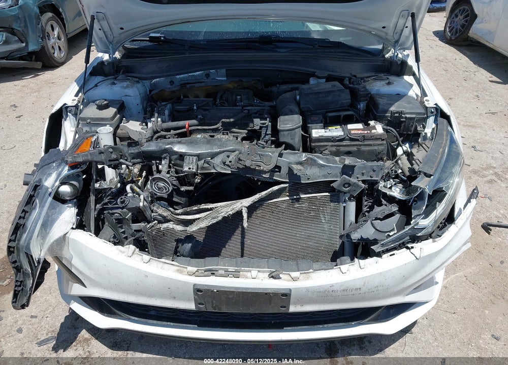 2019 KIA OPTIMA VIN: 5XXGT4L38KG372576