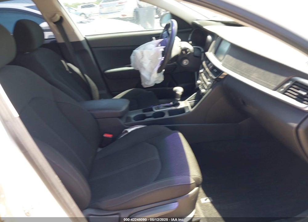2019 KIA OPTIMA VIN: 5XXGT4L38KG372576