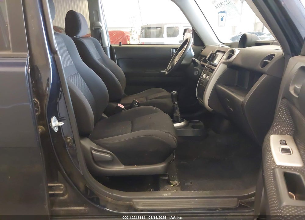 2005 SCION XB VIN: JTLKT334354023177
