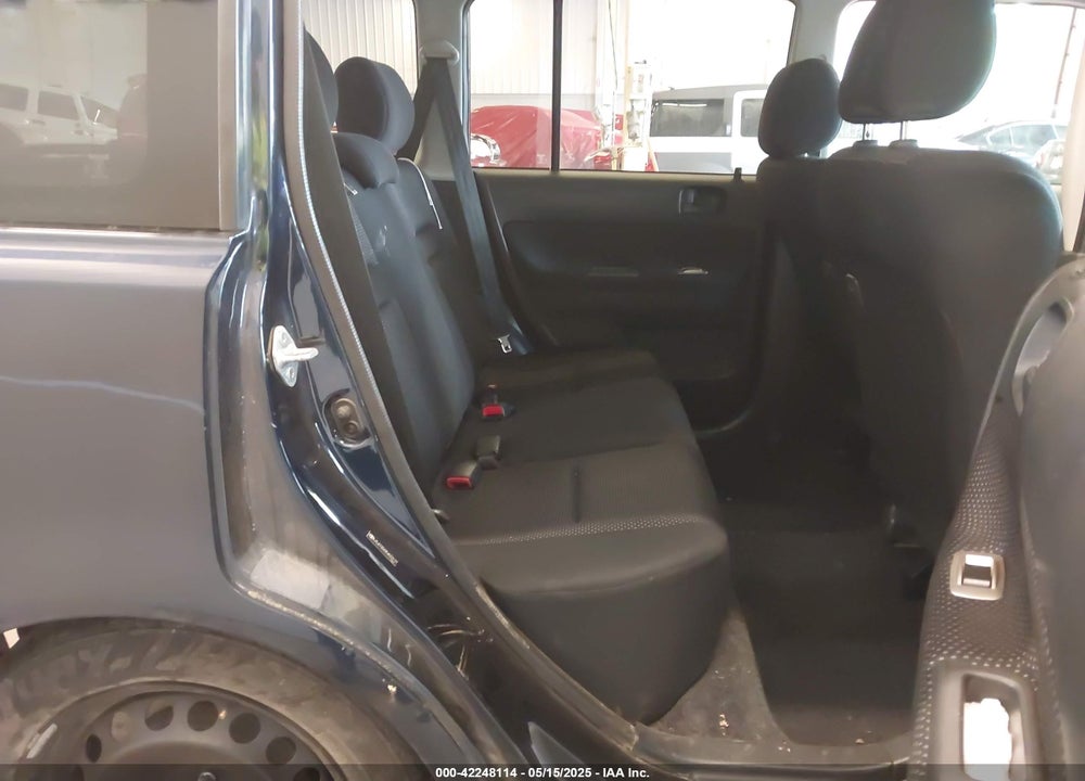 2005 SCION XB VIN: JTLKT334354023177