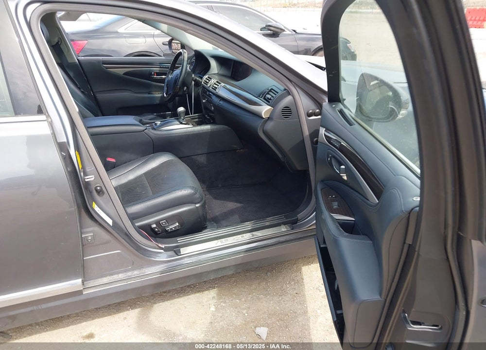 2014 LEXUS LS460 VIN: JTHBL5EF4E5126008