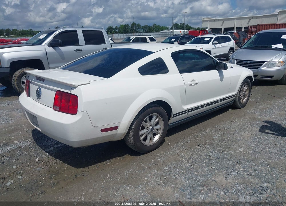 2008 FORD MUSTANG VIN: 1ZVHT80N885199959