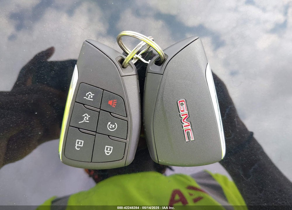 2024 GMC YUKON 4WD AT4 VIN: 1GKS2CKD0RR389126
