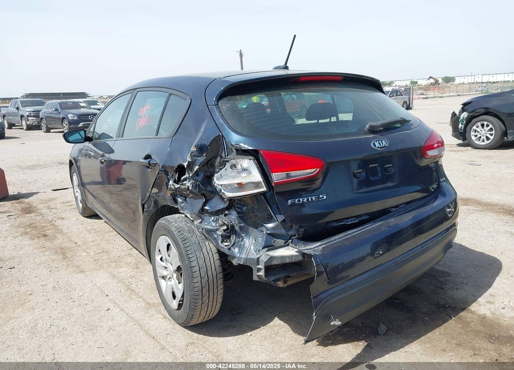 2017 KIA FORTE VIN: KNAFK5A89H5681132