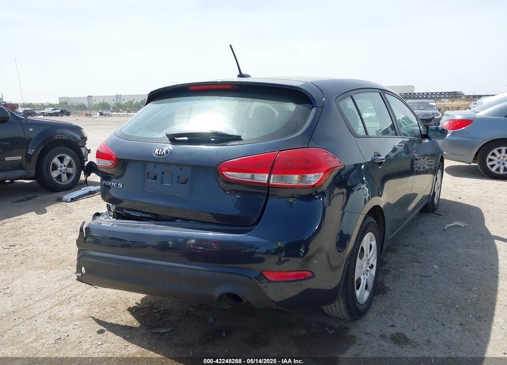 2017 KIA FORTE VIN: KNAFK5A89H5681132